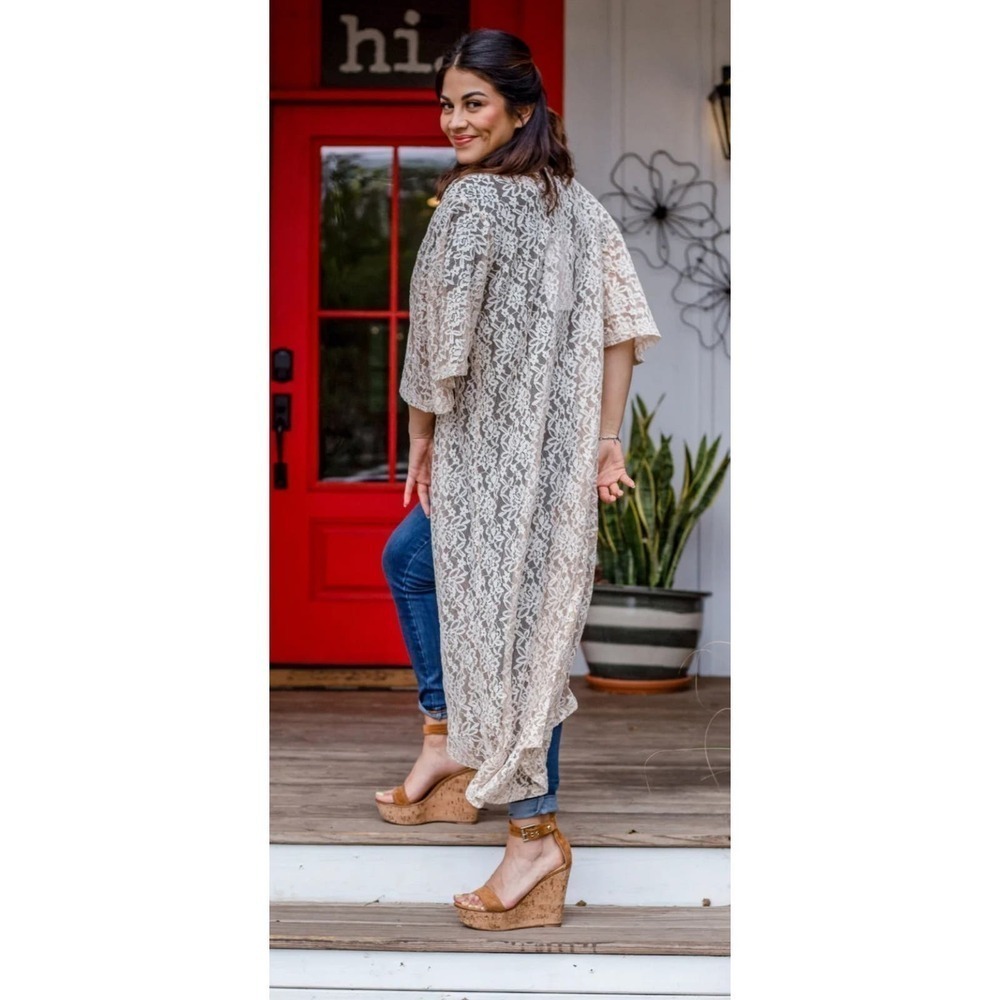 Grace and Emma at southern grace joining the gypsies beige lace‎ duster
